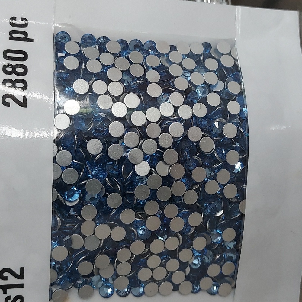 Glass Rhinestones - Picture 2 of 3